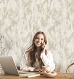 نمونه اجرا شده کاغذ دیواری طرح انتزاعی کد ۸۱۴۱